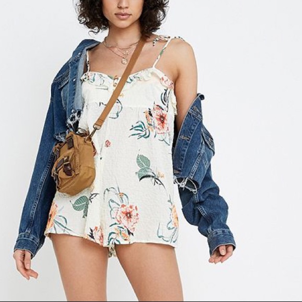 URBAN OUTFITTERS FLORAL ROMPER